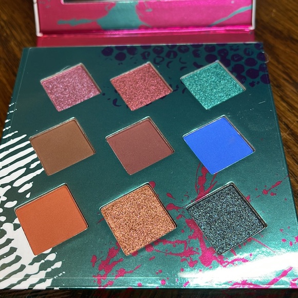 Hank and Henry Living in color palette - Picture 2 of 3